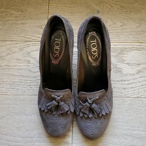Tod's gray suede heels